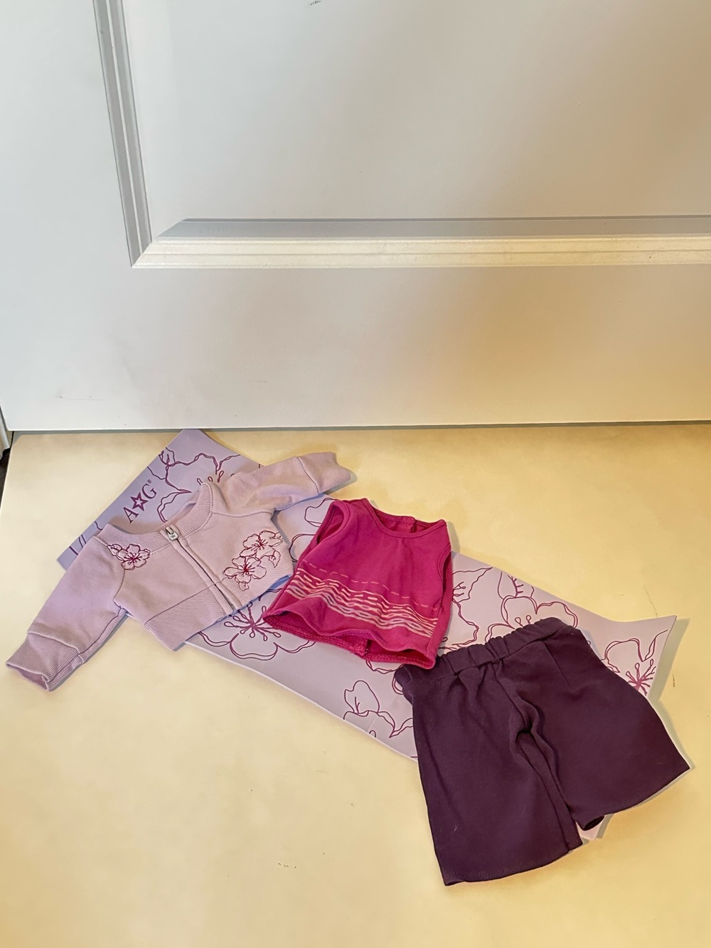 Retired American Girl Yoga Set 3-Piece Outfit w/ mat - Lavender, Magenta & Plum